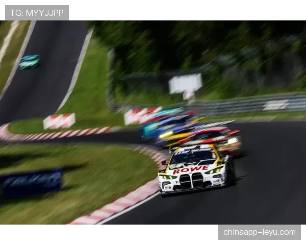 “绿色地狱”新挑战：解析纽博格林24小时耐力赛的超凡节奏