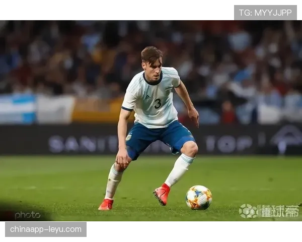 《防守稳健！塔利亚菲科如何成为阿根廷防线上的中流砥柱？》