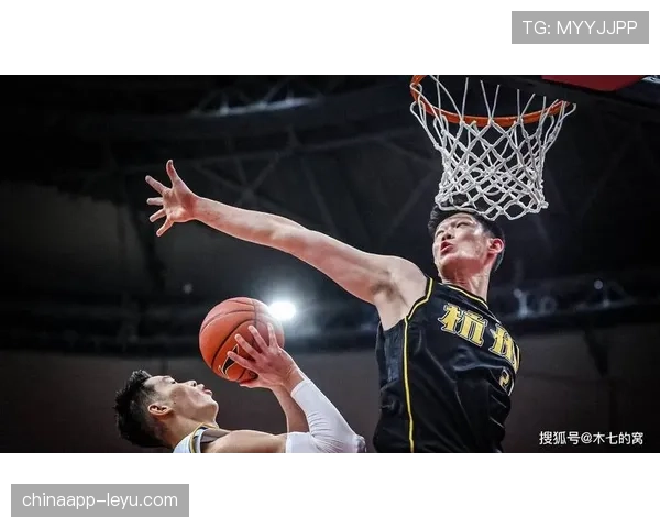 恩德里克定位明确：新星中锋身份领衔锋线成为进攻核心