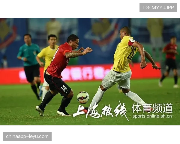 恩里克战术灵活调整显成效,球队竞争力显著提升表现抢眼 恩里克战术灵活调整显成效,球队竞争力显著提升表现抢眼