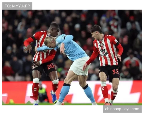 库杜斯闪耀英超赛场，强势表现助球队高歌猛进