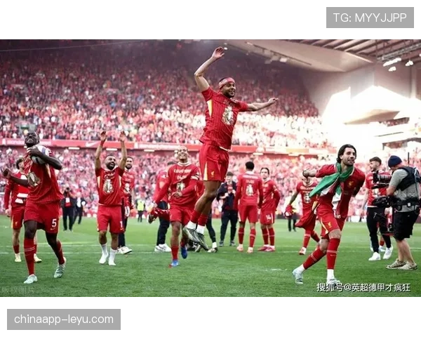 克洛普边路战术革新奏效,利物浦强势崛起迎夺冠良机 克洛普边路战术革新奏效,利物浦强势崛起迎夺冠良机