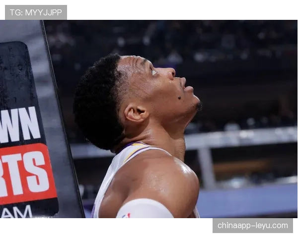 里奥防守数据再创佳绩，状态回暖助球队筑牢后防线