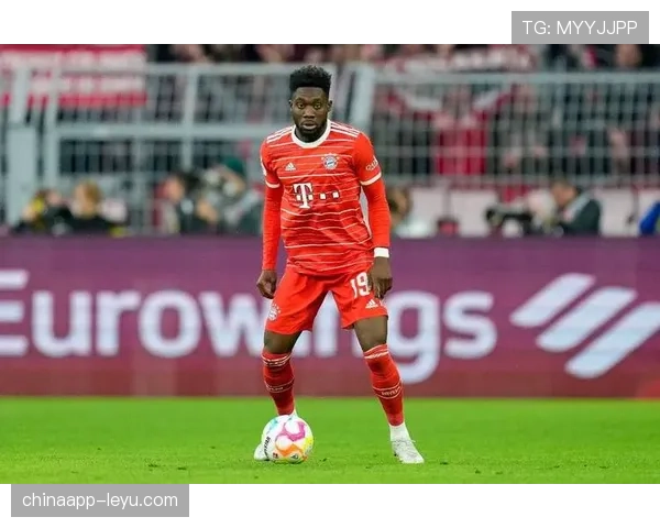 戴维斯进攻创造力持续提升，边路突破成关键武器