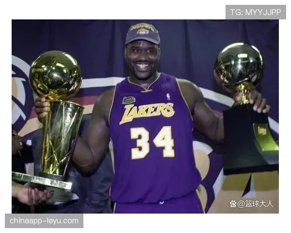 拉塞尔篮下统治力显著 高效防守拉开内线差距